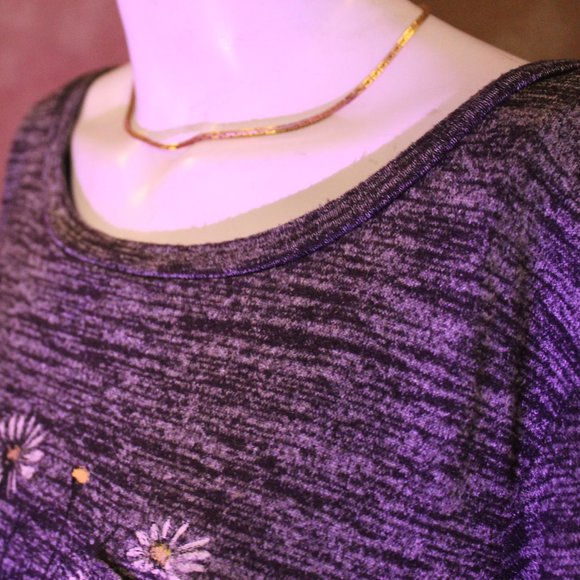 Soft & Sexy Daisy Tee - Picture 2 of 4